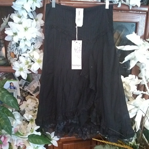 boutique by republic Dresses & Skirts - 💥💥💥 boutique by republic black lace skirt NWT💥